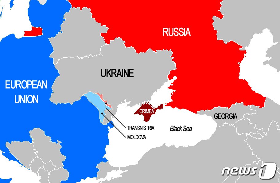 본문 이미지 - 러시아군은 2014년 병합한 우크라이나 남부 크림반도에서 동부 돈바스까지, 그리고 서부 오데사를 넘어 몰도바 트란스니스트리아까지 두 갈래의 육로 구축 계획을 밝혔다. 사진은 스페인 바르셀로나 내셔널리아(nationalia) 온라인 보도화면 갈무리. ⓒ News1 최서윤 기자