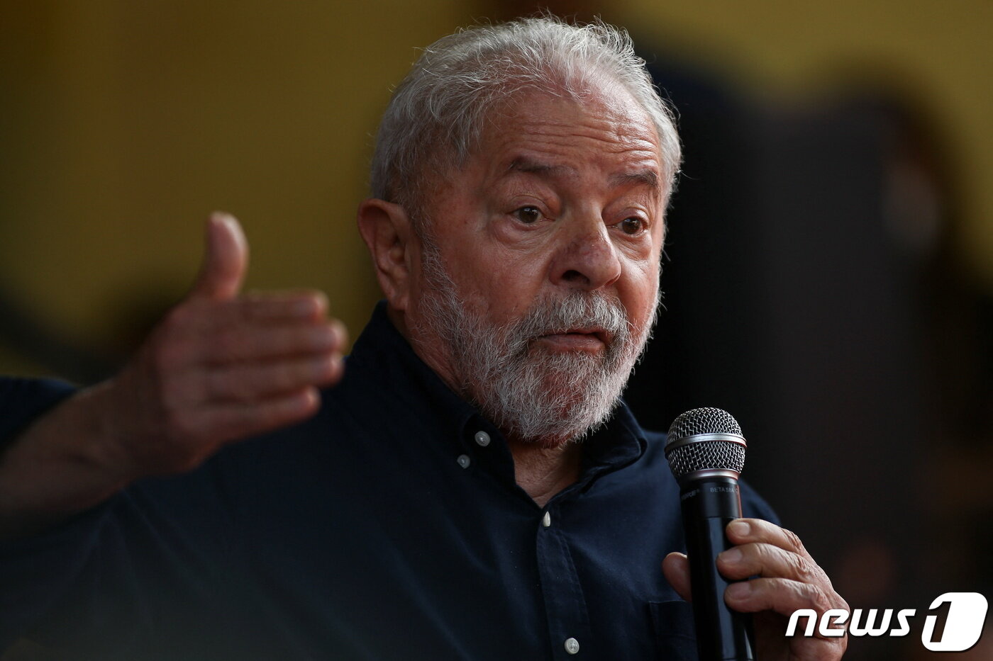 본문 이미지 - 21일(현지시간) 브라질 상파울루에서 루이스 이나시우 룰라 다 실바 전 대통령이 연설을 하고 있다. ⓒ 로이터=뉴스1 ⓒ News1 정윤미 기자