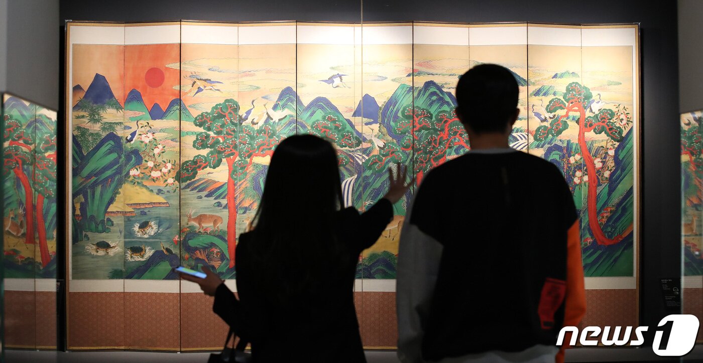 본문 이미지 - 십장생도 10폭 병풍ⓒ News1  