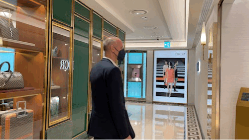 본문 이미지 - 프랑스 명품 '디올'(DIOR) 경영진이 갤러리아백화점을 방문했다. ⓒ 뉴스1 신민경 기자