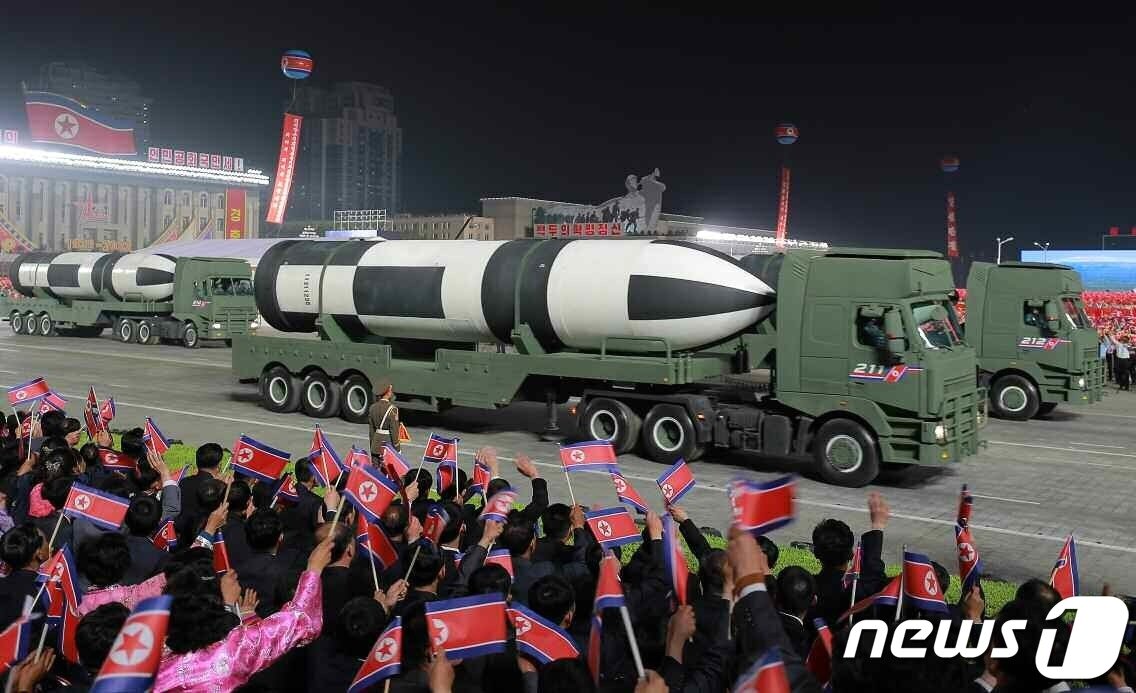 본문 이미지 - (평양 노동신문=뉴스1) = 북한의 잠수함발사탄도미사일(SLBM). [국내에서만 사용가능. 재배포 금지. DB 금지. For Use Only in the Republic of Korea. Redistribution Prohibited] rodongphoto@news1.kr