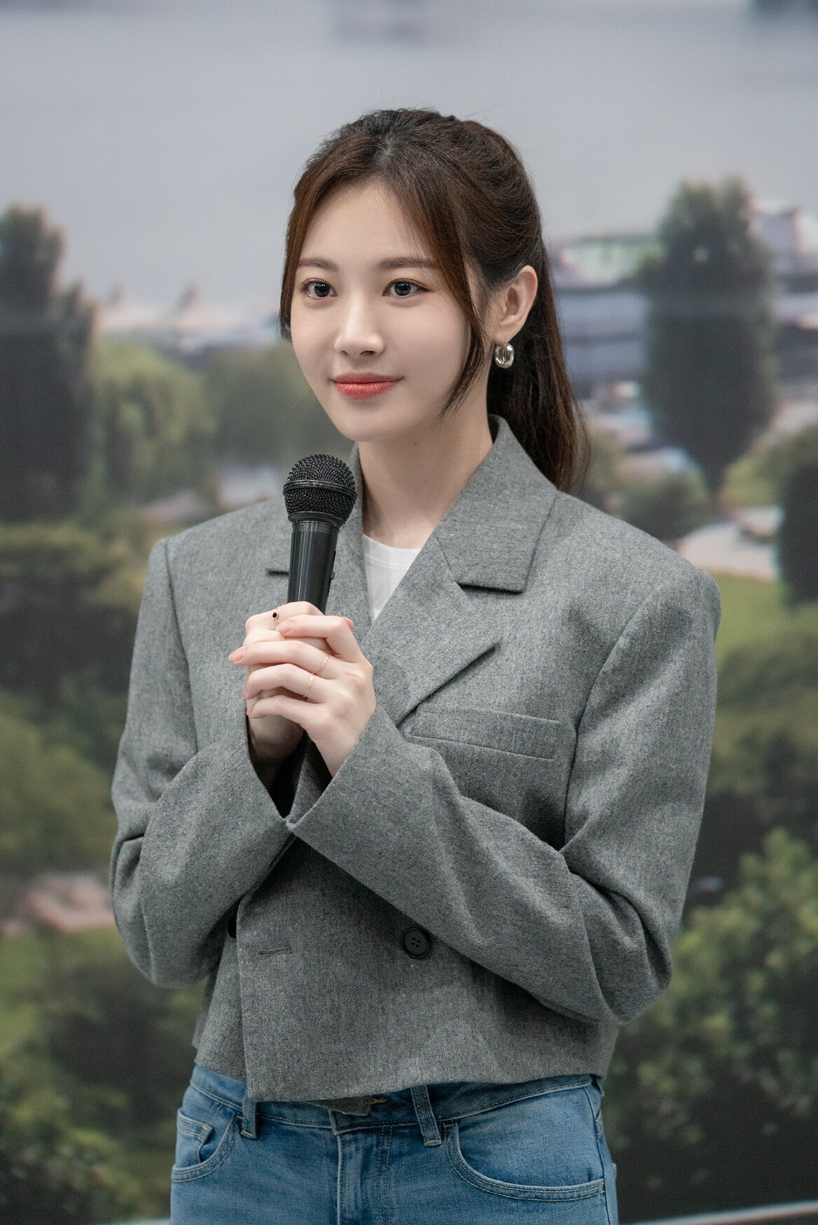 본문 이미지 - 가수 겸 배우 유라 / 어썸이엔티, JTBC '기상청사람들' 제공 ⓒ 뉴스1