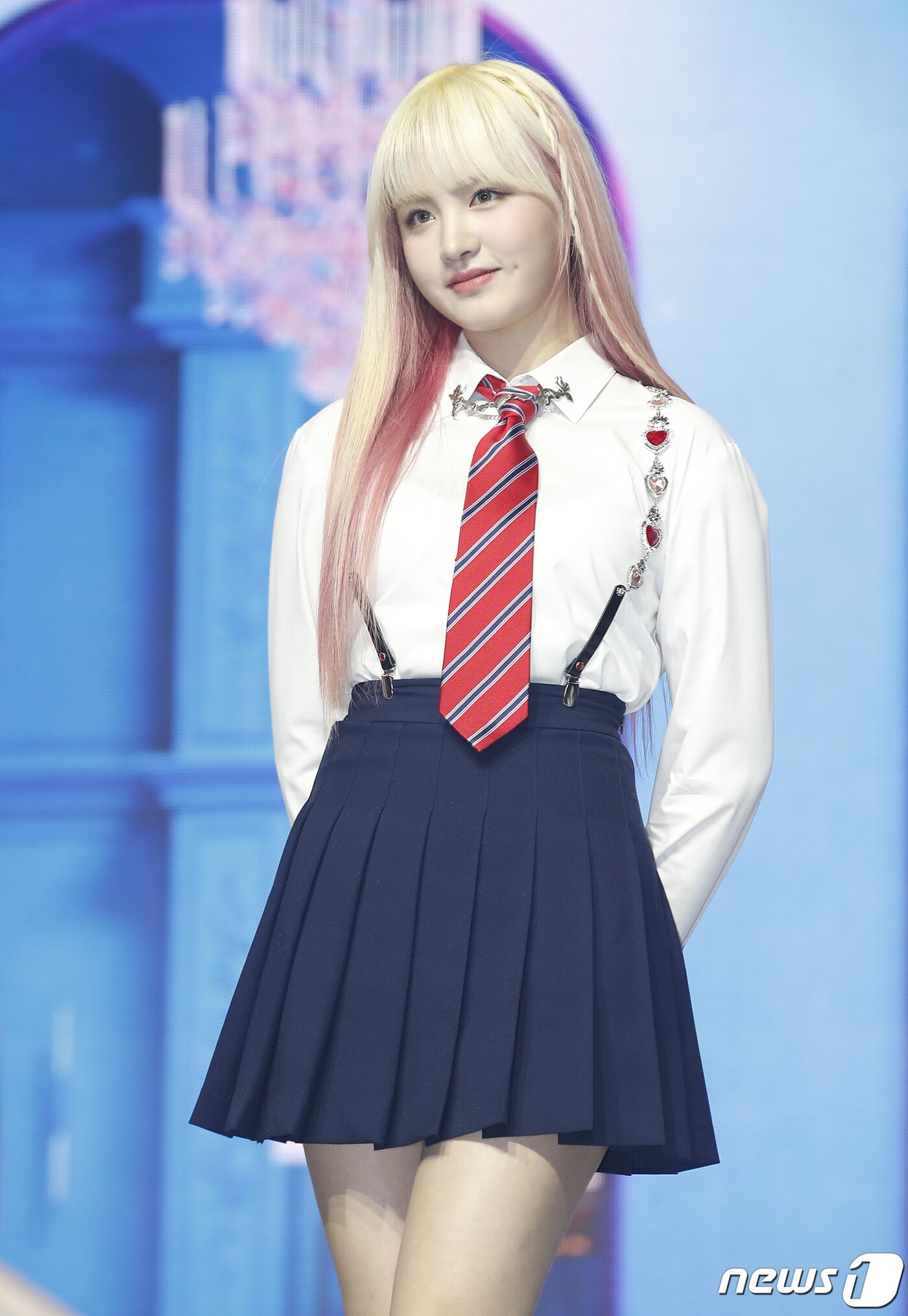 본문 이미지 - 그룹 아이브(IVE) 리즈가 5일 오후 서울 용산구 한남동 블루스퀘어에서 가진 두 번째 싱글 앨범 'LOVE DIVE(러브 다이브)' 발매 기념 미디어 쇼케이스에서 포즈를 취하고 있다. 2022.4.5/뉴스1 ⓒ News1 권현진 기자