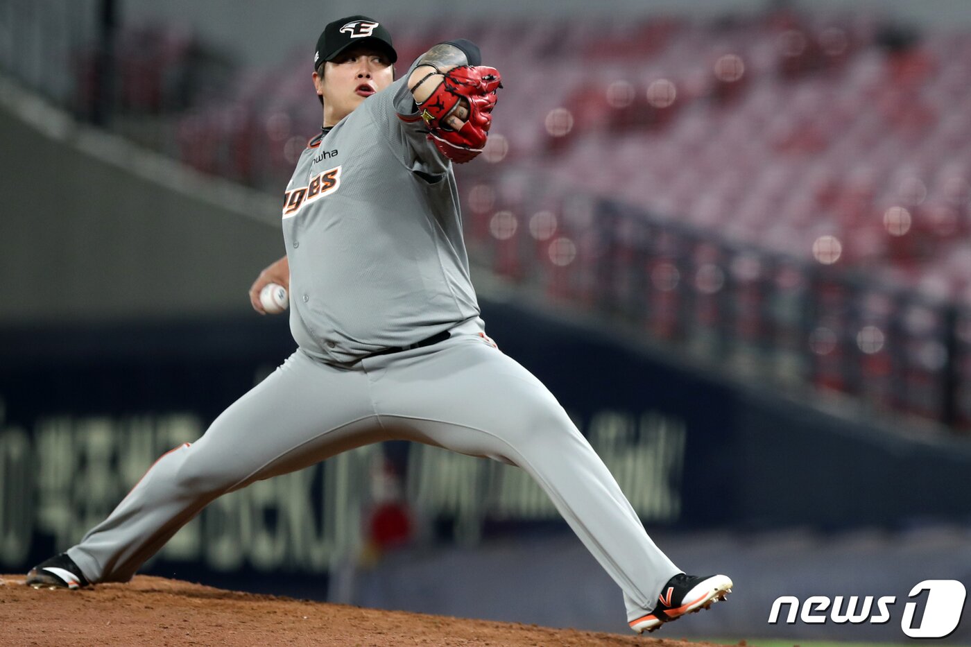 본문 이미지 - 한화 시절 윤호솔의 모습. 2022.4.5/뉴스1 ⓒ News1 황희규 기자