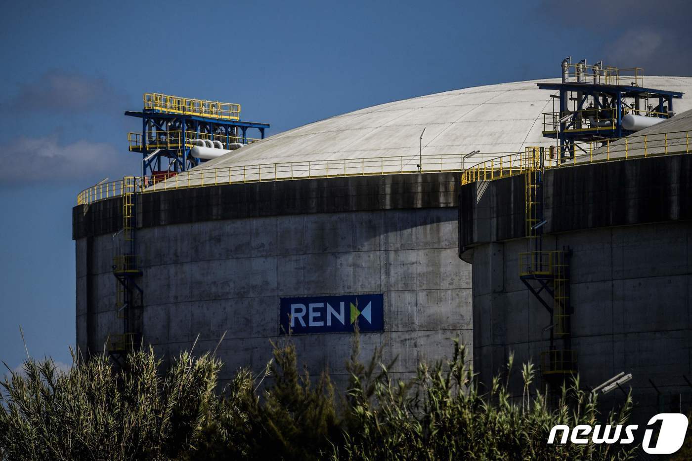 본문 이미지 - 포르투칼 시네스항에 있는 액화천연가스 터미널.(자료사진) ⓒ AFP=뉴스1 ⓒ News1 김지현 기자