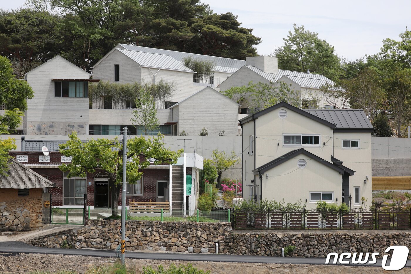 본문 이미지 - 경남 양산 평산마을 문 전 대통령 사저 모습. 2022.5.10/뉴스1 ⓒ News1 김영훈 기자