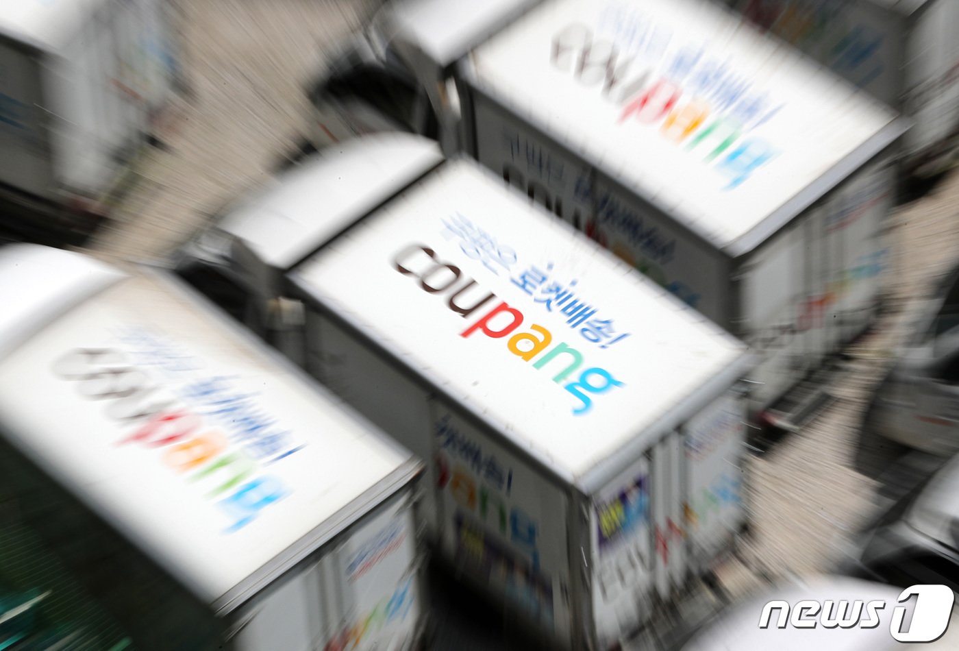 본문 이미지 - 쿠팡 배송트럭. ⓒ News1 구윤성 기자