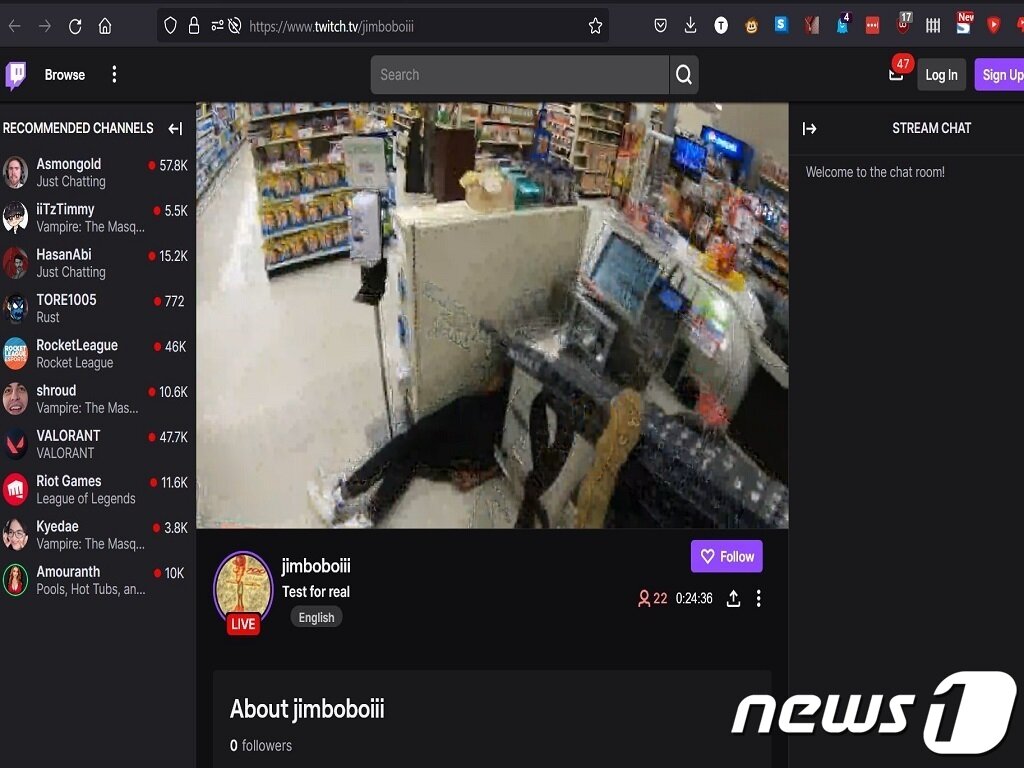 본문 이미지 - 범행 당시 제드런이 생중계한 트위치 방송 영상.(트위터 캡처) ⓒ 뉴스1