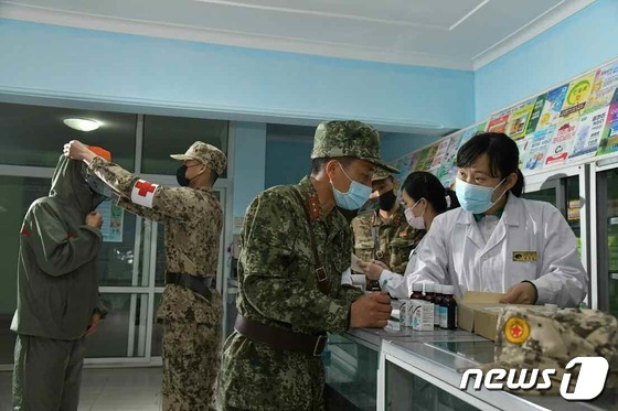 북한, 인민군 투입해 \'24시간 의약품 공급\' 시작…\