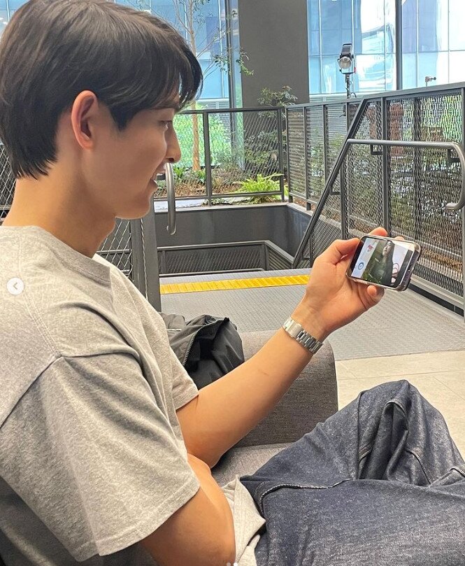 본문 이미지 - 송중기 인스타그램 ⓒ 뉴스1