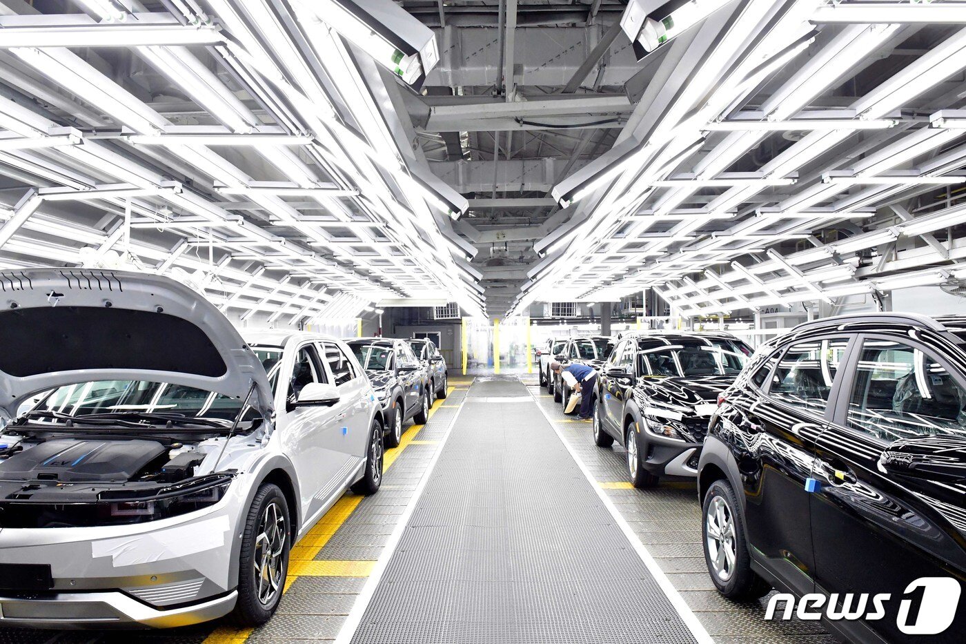 본문 이미지 - 현대차 울산공장 아이오닉 5 생산라인(현대자동차 제공)ⓒ 뉴스1