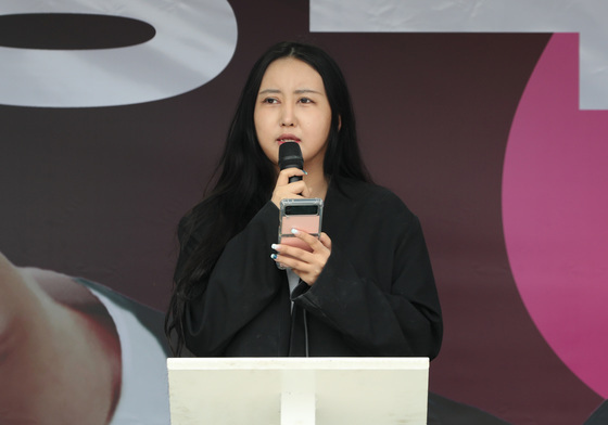 정유라 첫 공판서 "홀로 세 아이 양육 고려해달라"…불구속 재판 요청