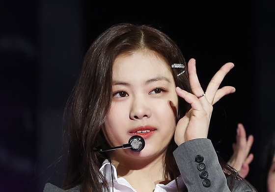 '학폭 논란' 후 복귀? 르세라핌 출신 김가람, 유튜브 채널 개설