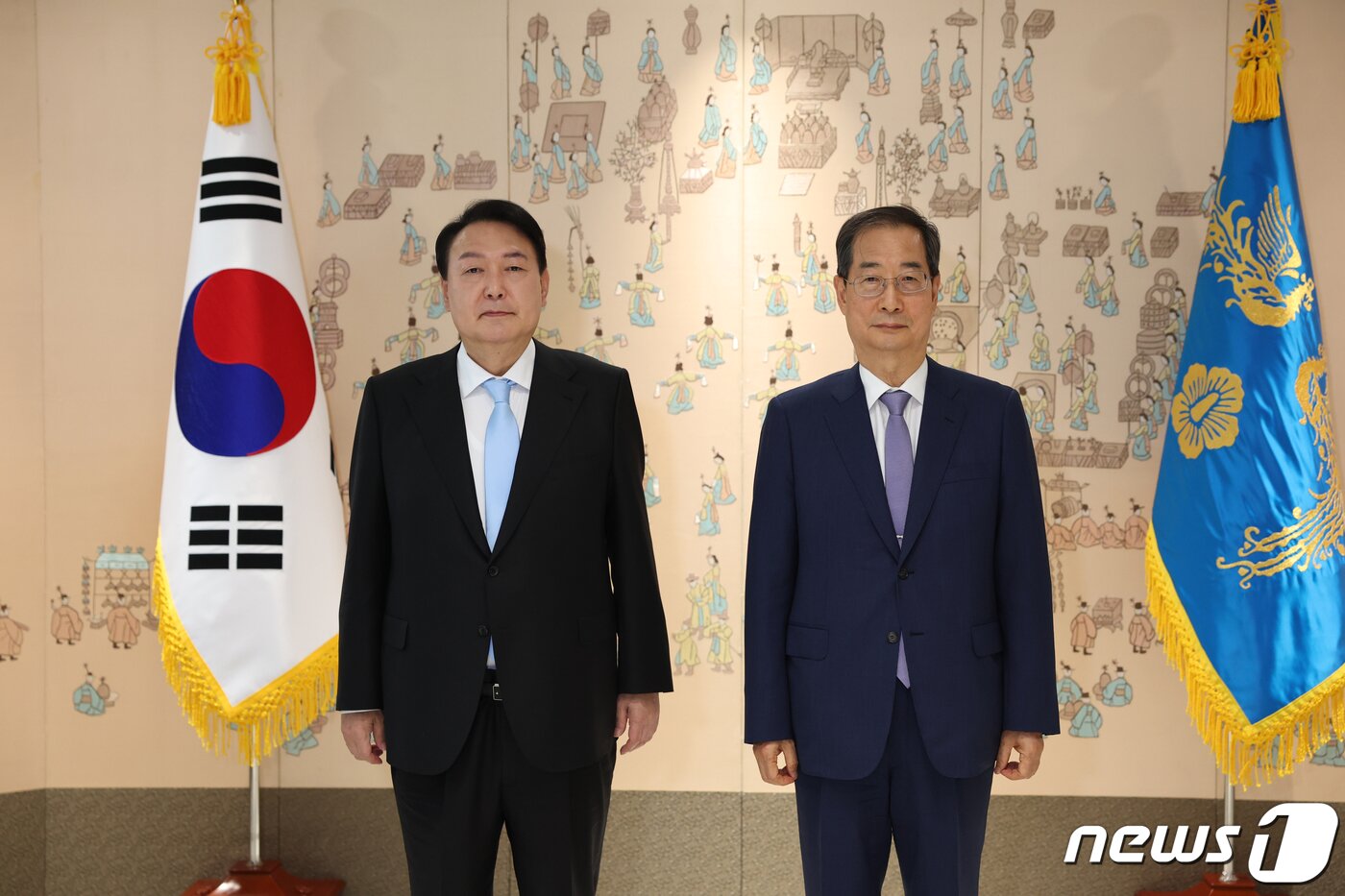 본문 이미지 - 윤석열 대통령과 한덕수 국무총리 &#40;대통령실 제공&#41; 2022.5.21/뉴스1 ⓒ News1 오대일 기자