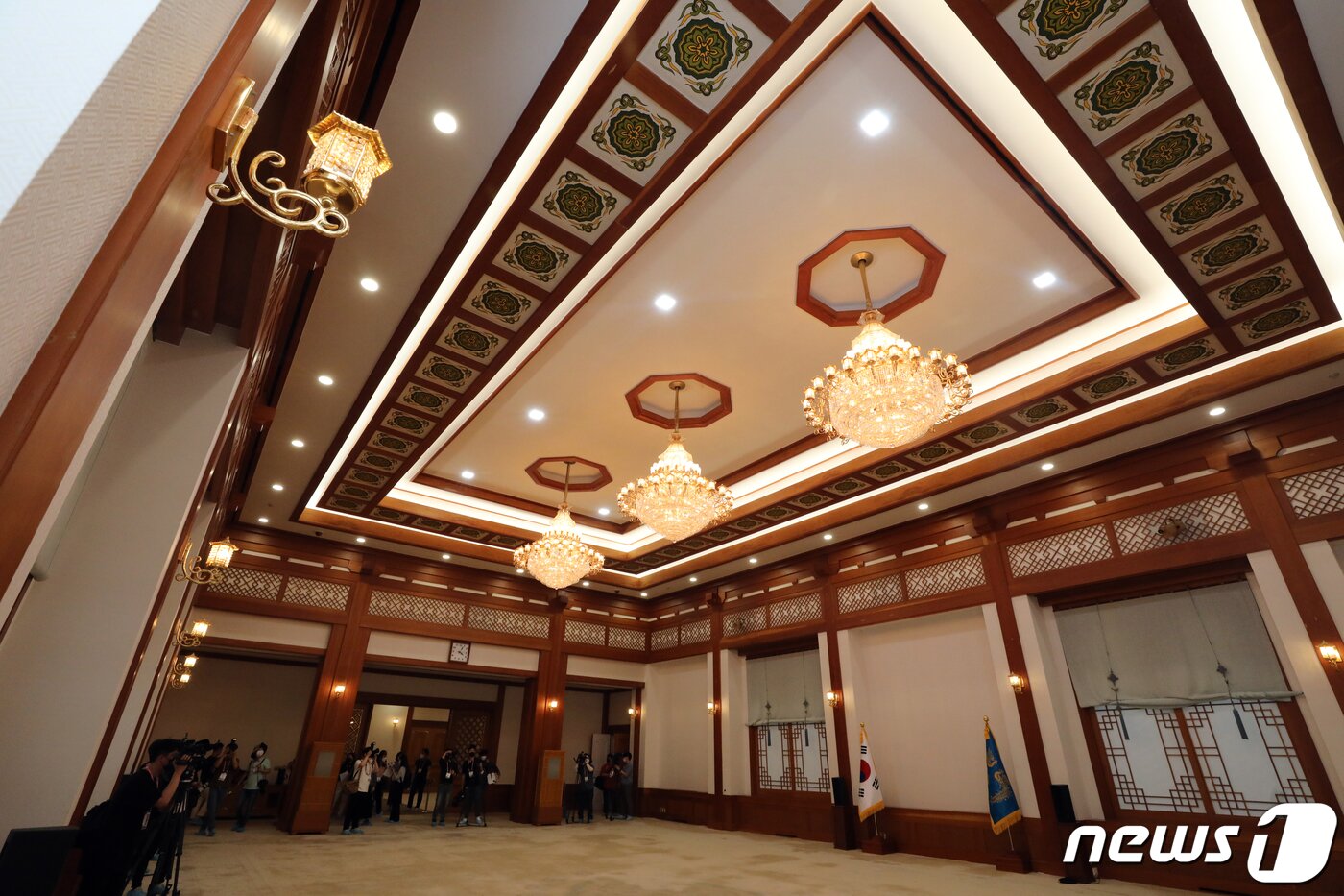 본문 이미지 - 25일 오후 서울 종로구 청와대 본관 충무실이 언론에 공개되고 있다. 2022.5.25/뉴스1 ⓒ News1 황기선 기자