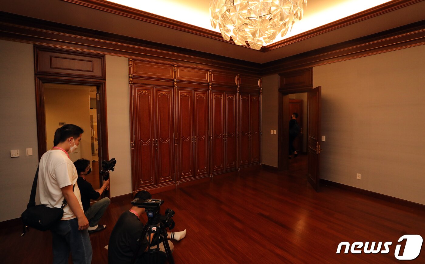 본문 이미지 - 25일 오후 서울 종로구 청와대 관저 내부가 언론에 공개되고 있다. 2022.5.25/뉴스1 ⓒ News1 황기선 기자