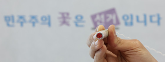 화순·강진 군수선거 '인물 대 정당' 구도로 확장되나