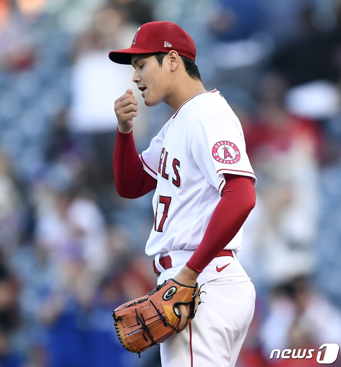 본문 이미지 - 오타니 쇼헤이는 27일(한국시간) 류현진과 선발 맞대결에서 6이닝 5실점으로 패전 투수가 됐다. ⓒ AFP=뉴스1