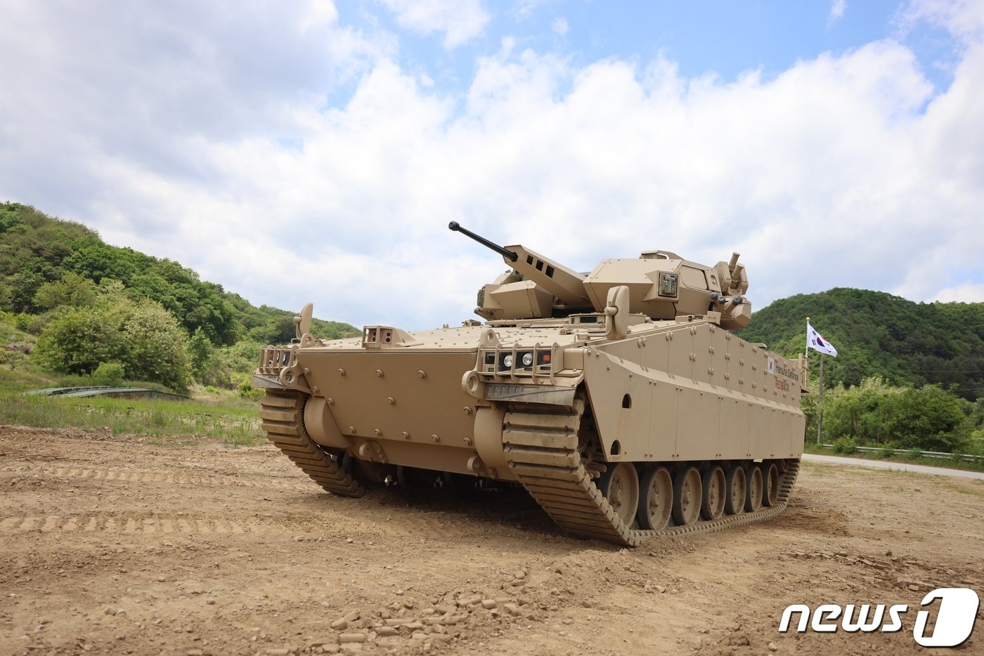 본문 이미지 - &#39;레드백&#39; 장갑차. &#40;한화디펜스 제공&#41; 2022.5.29/뉴스1