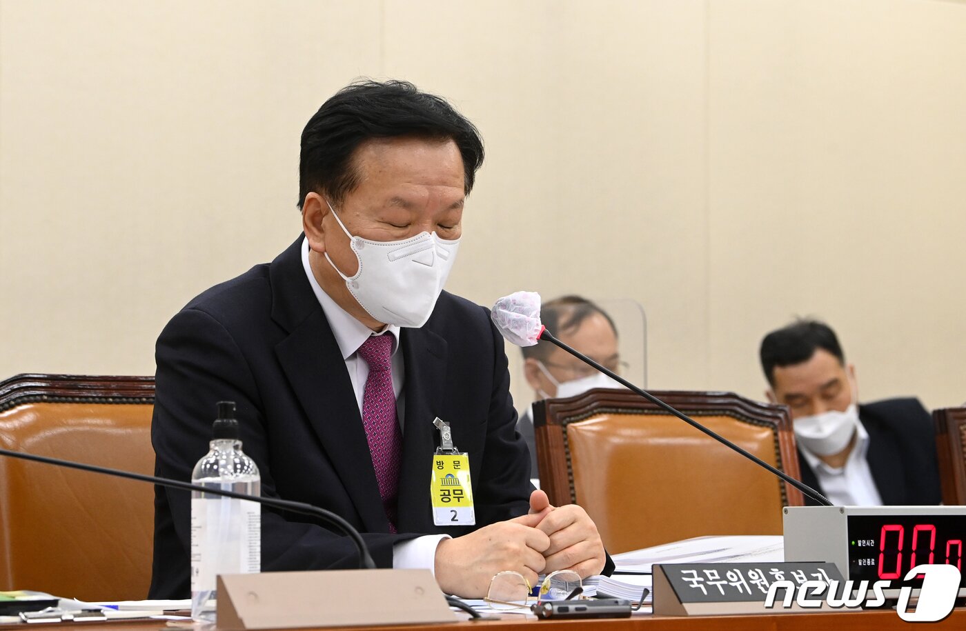 본문 이미지 - 정호영 보건복지부 장관 후보자가 3일 서울 여의도 국회에서 열린 보건복지위원회 인사청문회에서 생각에 잠겨 있다. &#40;공동취재&#41; 2022.5.3/뉴스1 ⓒ News1 이재명 기자