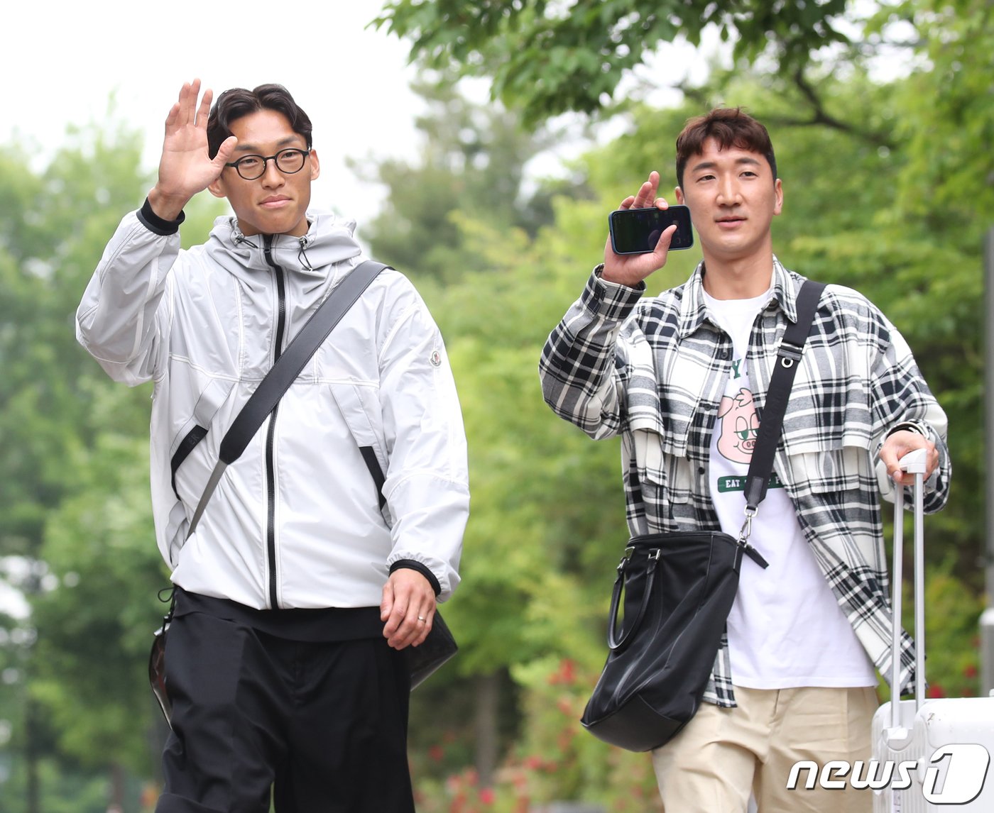 본문 이미지 - 축구 국가대표 김승규와 정우영. /뉴스1 ⓒ News1 송원영 기자