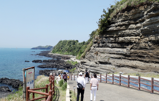 1만8000년 전 화산 흔적 따라 걷기…제주 수월봉 지질트레일 24일 개막