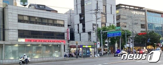 尹부부 빵집 방문…진중권 