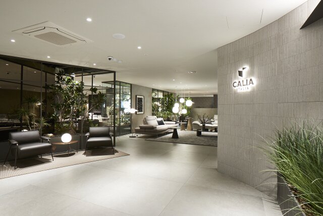 본문 이미지 - 한샘디자인파크 논현점 도무스관의 칼리아사 소파 전시존(한샘 제공)ⓒ 뉴스1