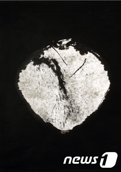 (서울=뉴스1) = 청마 유태근 작가가 오는 15일 인사동에 개관하는 초대형 갤러리 ‘갤러리인사1010’에서 초대전을 진행한다.현 시대의 아픔과 갈등을 도자와 회화 등 여러 형태의 …