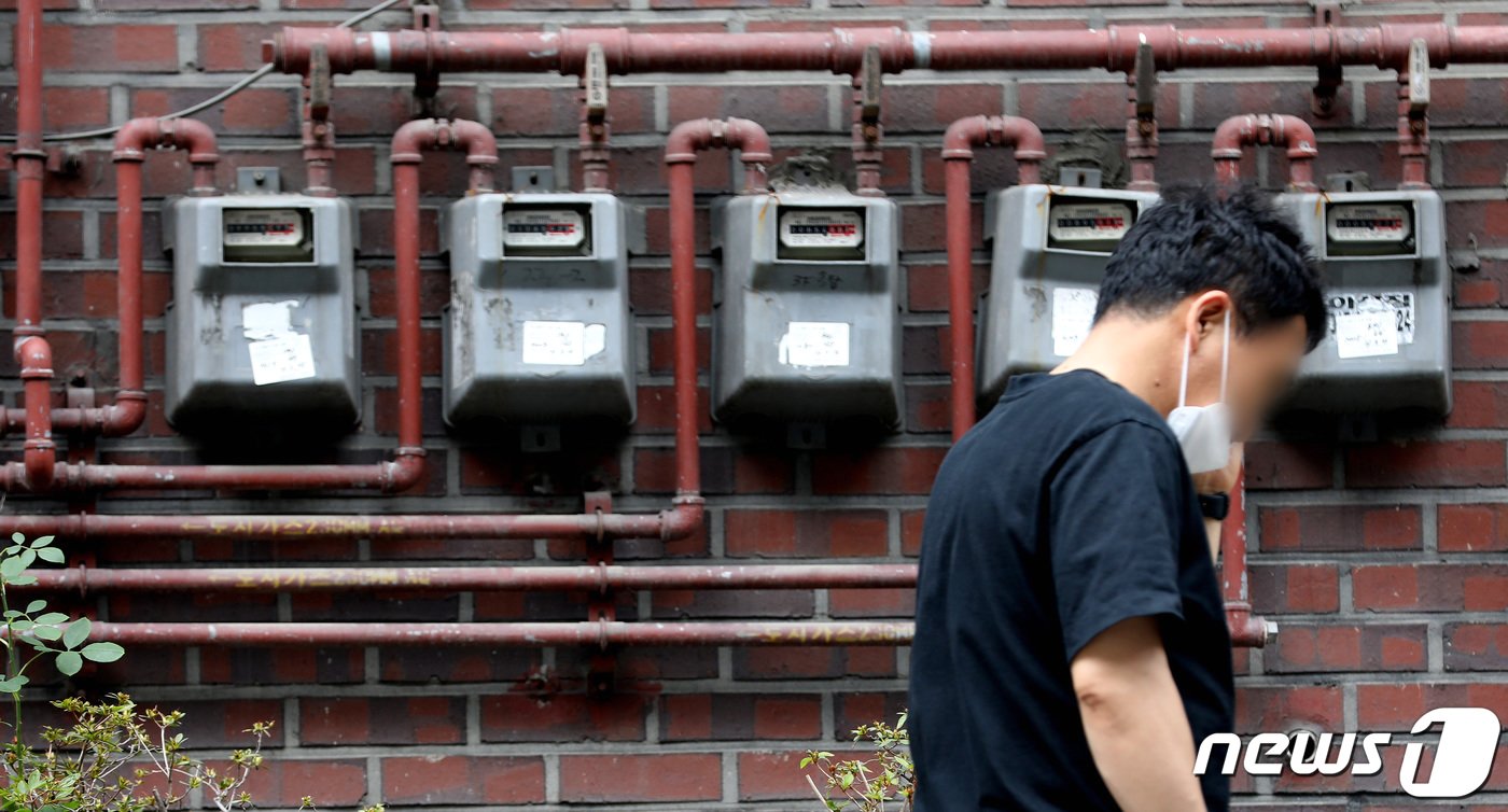 본문 이미지 - 서울시내 주택가에 설치된 가스계량기의 모습. ⓒ News1 DB