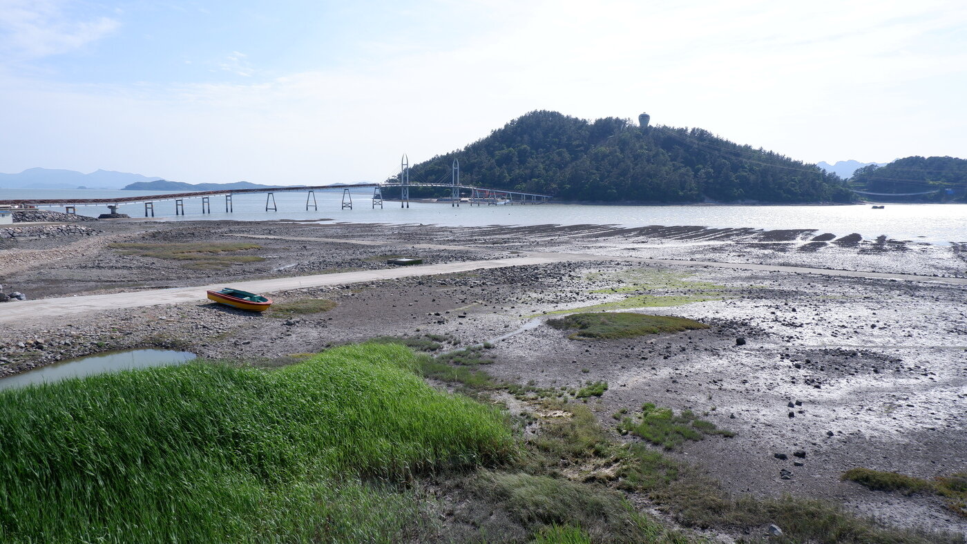 본문 이미지 - 카페 가출에서 바라본 가우도ⓒ 뉴스1