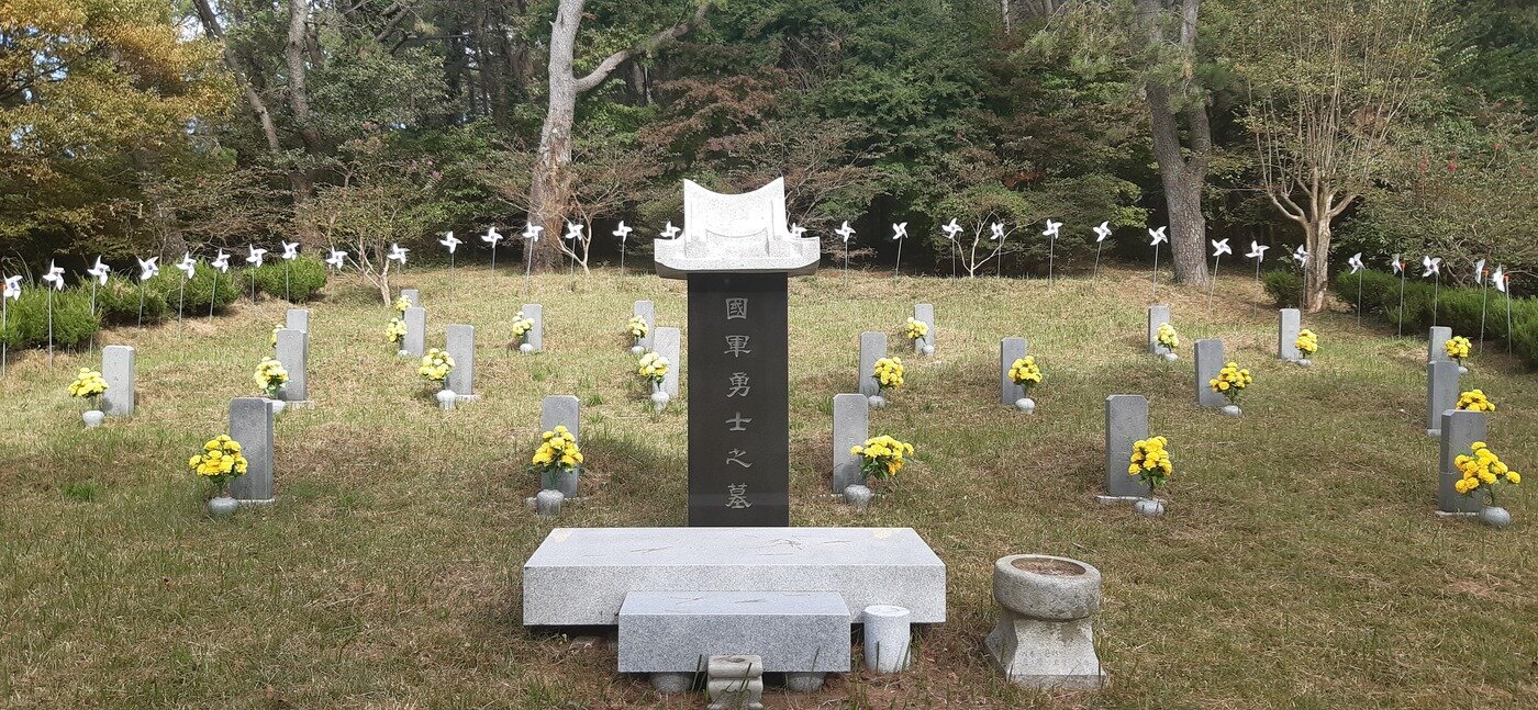 본문 이미지 - 부산 가덕도 국가관리묘역.(국가보훈처 제공)ⓒ 뉴스1