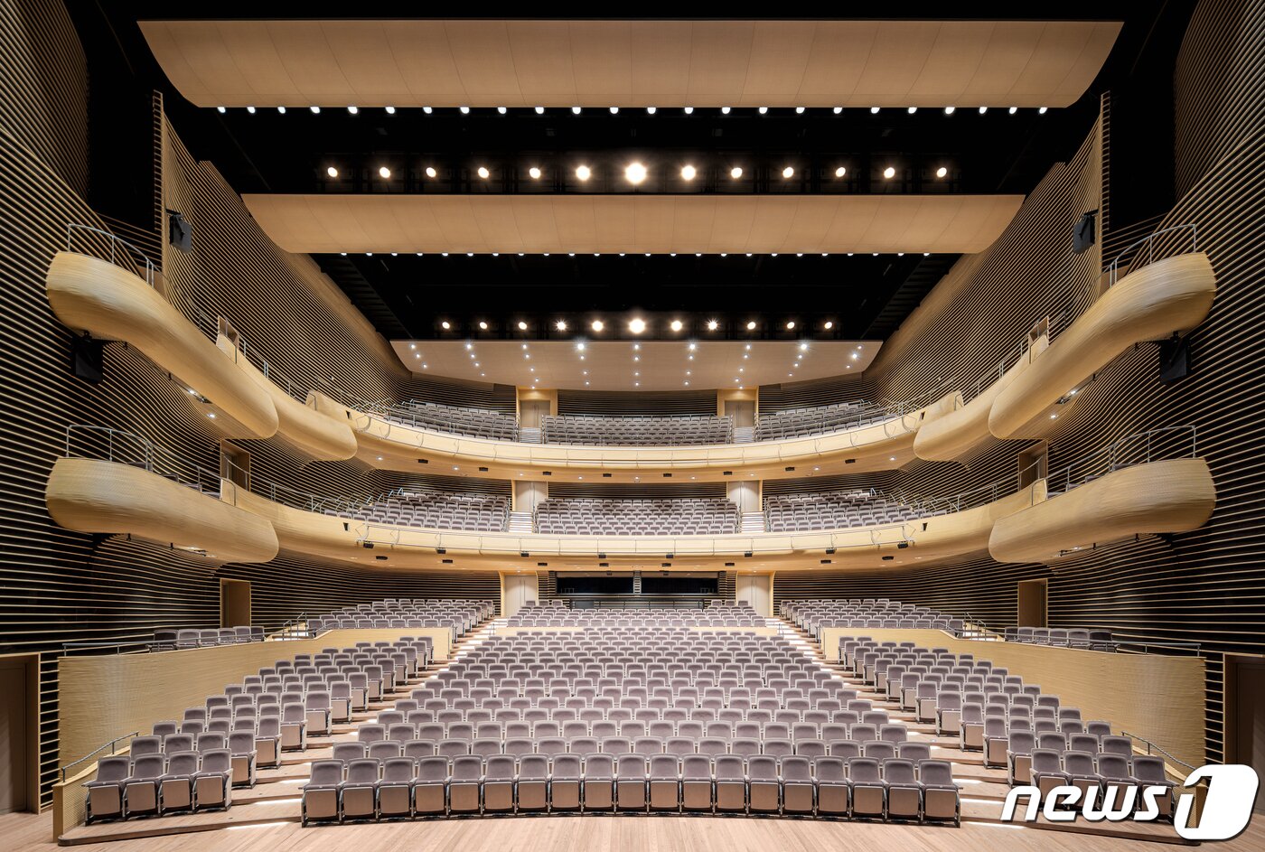 본문 이미지 - LG 아트센터 서울의 다목적 공연장 LG 시그니처 홀. (LG 아트센터 서울 제공) ⓒ 뉴스1