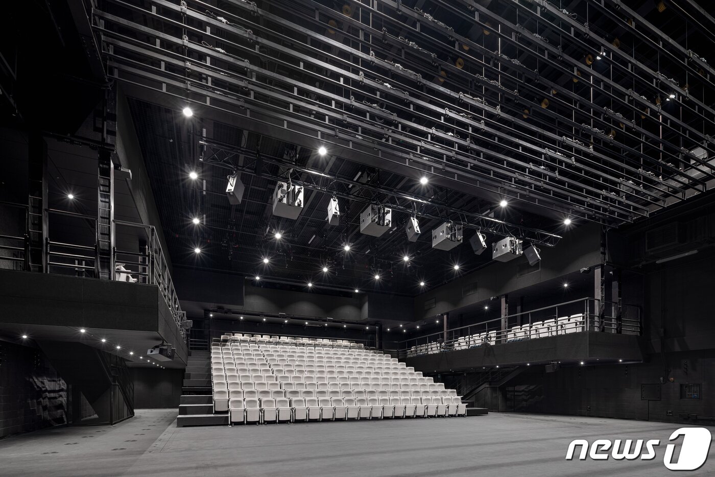 본문 이미지 - LG 아트센터 서울의 U+ 스테이지. (LG 아트센터 서울 제공) ⓒ 뉴스1