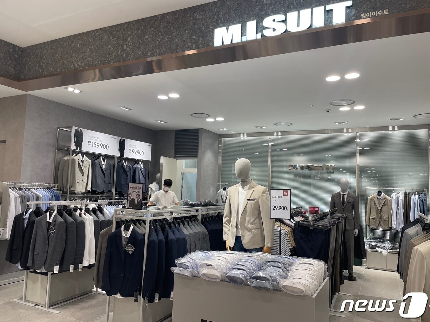 본문 이미지 - NC대전유성점 'MI.SUIT' 매장 전경. ⓒ 뉴스1 신민경 기자