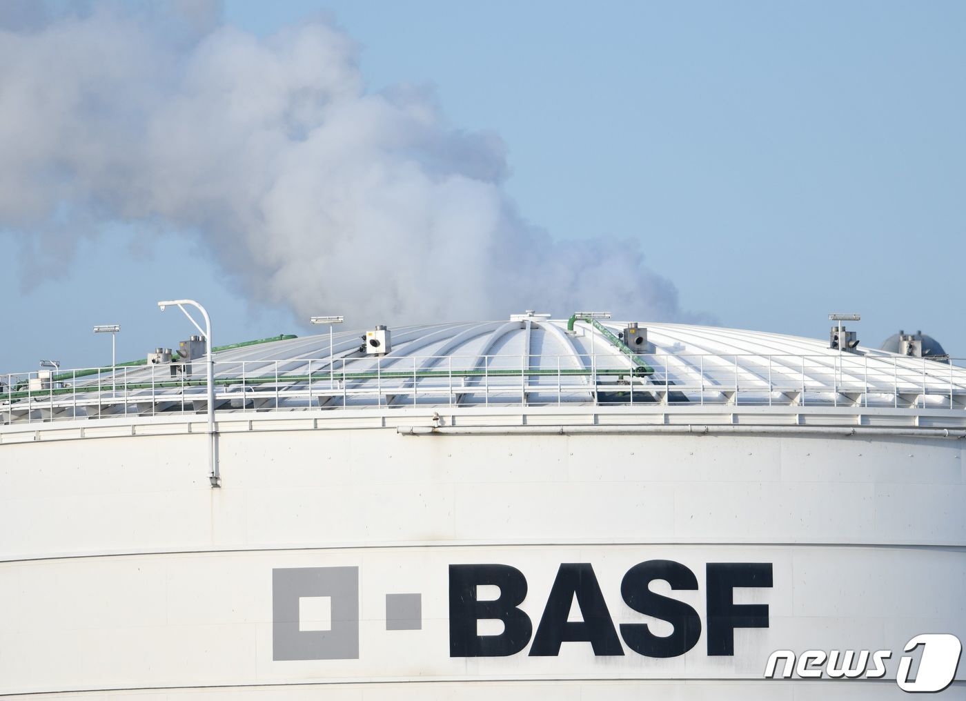 본문 이미지 - 독일 루트비히스하펜에 위치한 화학기업 바스프(BASF) 본사 공장. ⓒ AFP=뉴스1 ⓒ News1 최서윤 기자