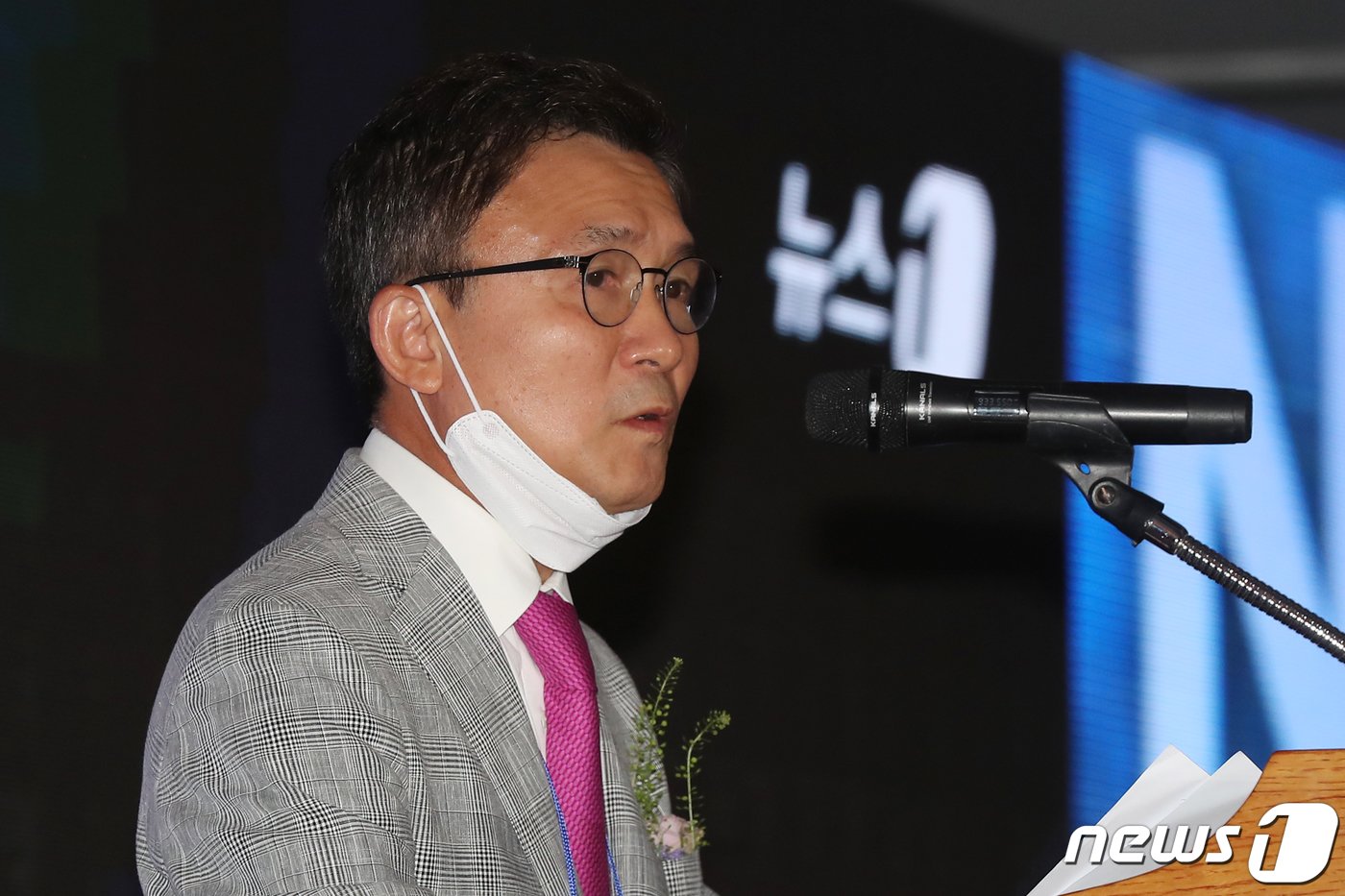 이백규 뉴스1 대표가 29일 서울 중구 롯데호텔에서 열린 &#39;뉴스1 미래산업포럼 2022&#39;에 참석해 개회사를 하고 있다.  2022.6.29/뉴스1 ⓒ News1 민경석 기자