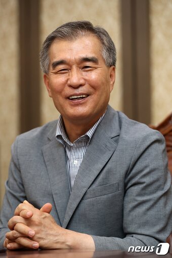 본문 이미지 - 김현기 서울시의회 의장 후보자가 29일 오후 서울시의회 귀빈실에서 뉴스1과 인터뷰를 하고 있다. 2022.6.29/뉴스1 ⓒ News1 황기선 기자