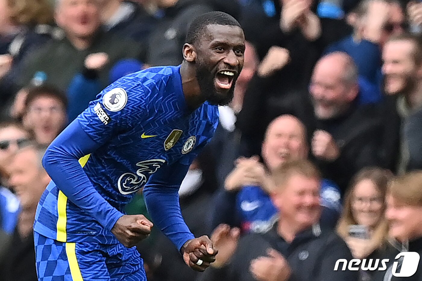 본문 이미지 - 첼시에서 뛰었던 뤼디거.  ⓒ AFP=뉴스1
