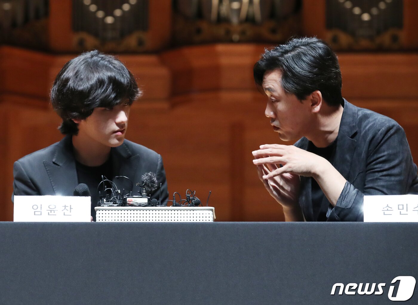 본문 이미지 - 피아니스트 임윤찬과 손민수 교수/뉴스1 ⓒ News1 송원영 기자