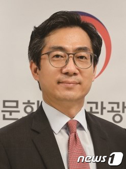 (서울=뉴스1) 안은나 기자 = 윤석열 대통령은 7일 사회수석실 산하 문화체육비서관에 유병채 문화체육관광부 체육국장을 임명했다. (대통령실 제공) 2022.6.7/뉴스1