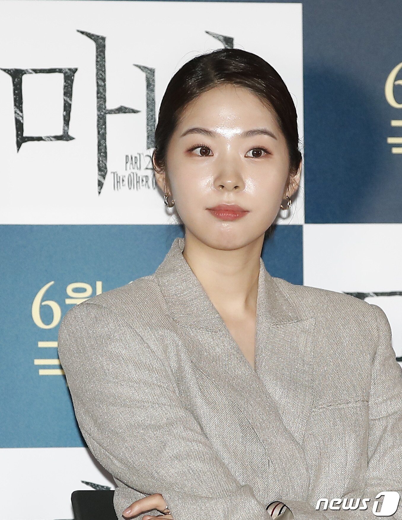 본문 이미지 - 배우 서은수가 7일 서울 용산 cgv에서 열린 영화 '마녀 Part2. The Other One'(마녀2) 언론 시사회 및 기자간담회에서 매력을 발산하고 있다. ‘마녀2’(감독 박훈정)는 초토화된 비밀연구소에서 홀로 살아남아 세상 밖으로 나오게 된 소녀 앞에 각기 다른 목적으로 그를 쫓는 세력들이 모여들면서 벌어지는 일을 그린 액션 영화이다. 2022.6.7/뉴스1 ⓒ News1 권현진 기자