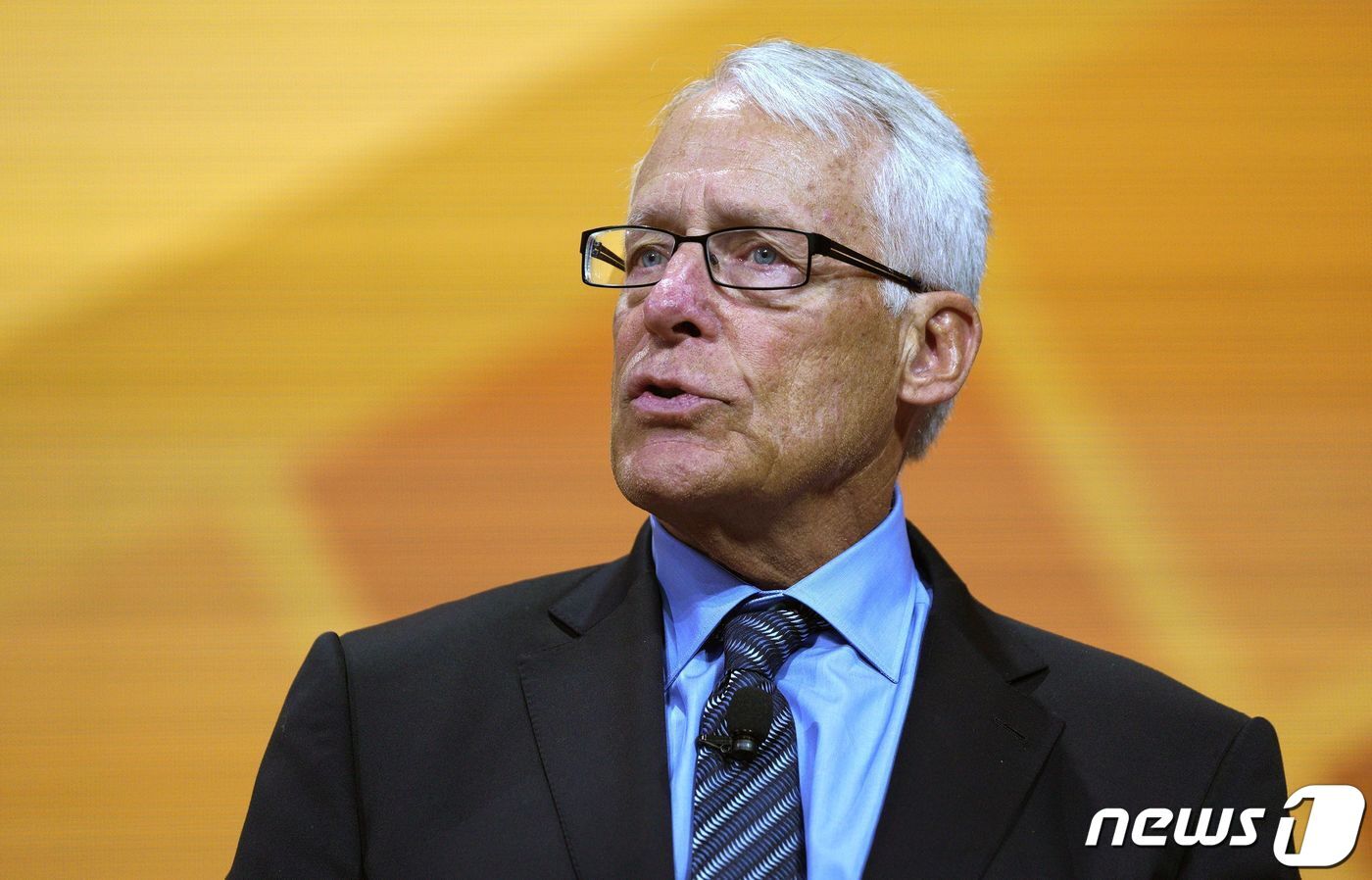 본문 이미지 - 롭 월턴 전 월마트 회장 ⓒ AFP=뉴스1