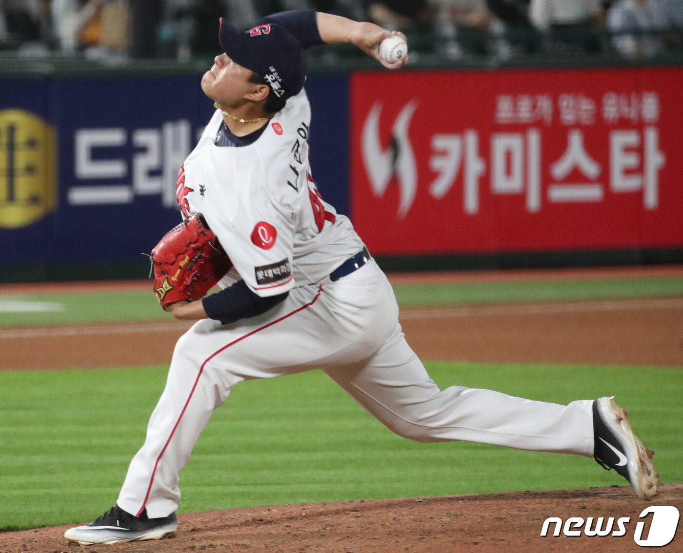 본문 이미지 - 롯데 나균안. 2022.7.12/뉴스1 ⓒ News1 김영훈 기자