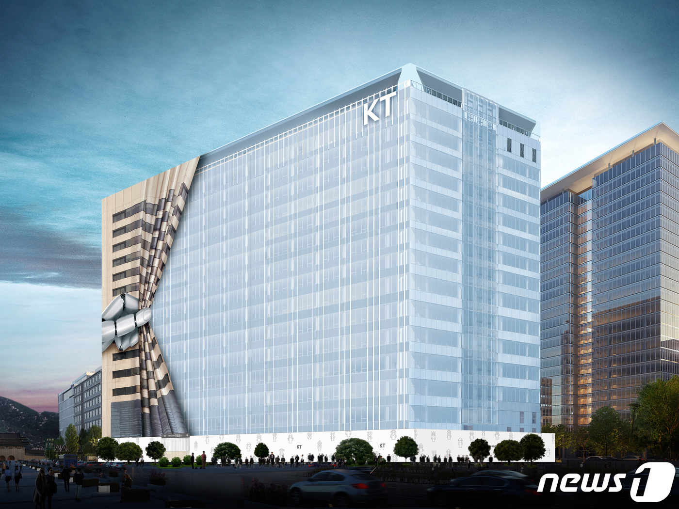 (서울=뉴스1) = KT는 현재 리모델링 공사 중인 서울 종로구 광화문 WEST 사옥의 가림막을 대형 미디어파사드로 재탄생 시키고, 광화문을 찾은 시민들에게 다양한 문화 콘텐츠 경 …