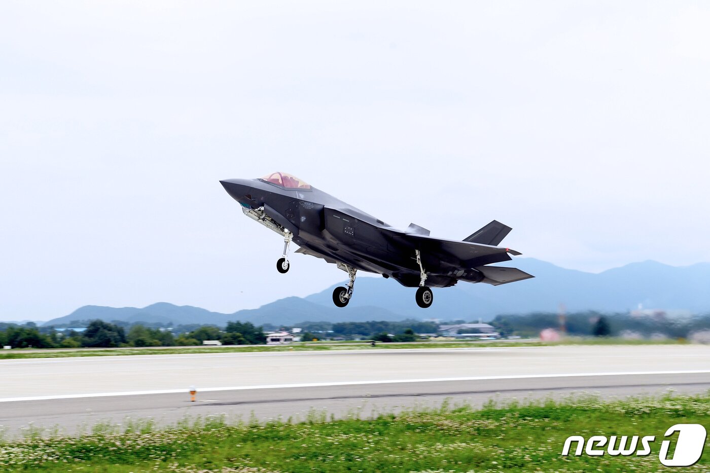 본문 이미지 - 공군 F-35A 스텔스 전투기. (공군 제공) 2022.7.14/뉴스1