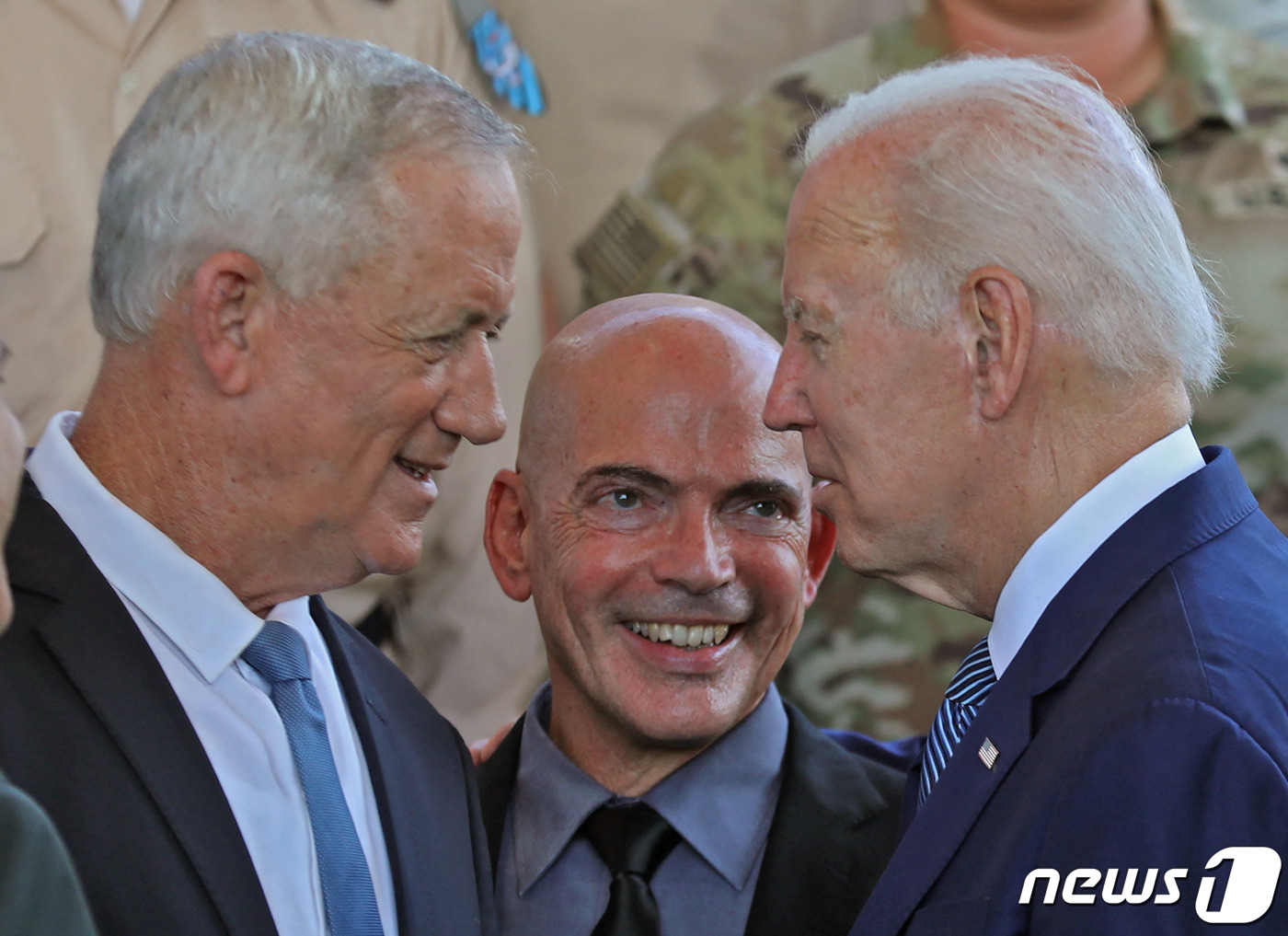 (텔아비브 AFP=뉴스1) 우동명 기자 = 조 바이든 미국 대통령이 13일 (현지시간) 취임 후 첫 중동 순방에 나서 이스라엘 텔아비브 벤구리온 국제공항 인근의 아이언빔과 아이언돔 …