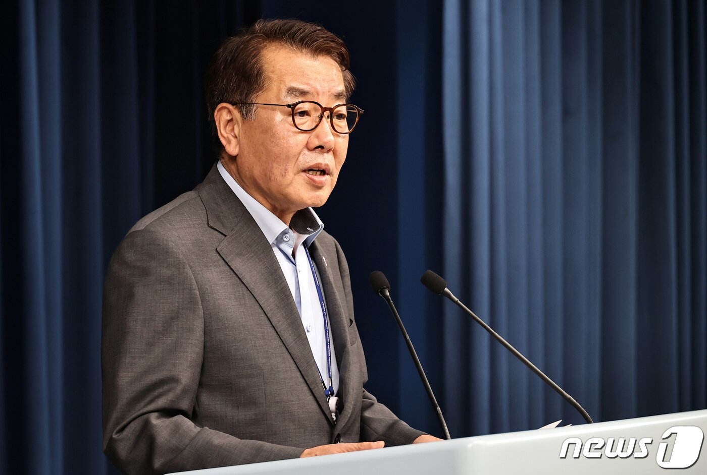 본문 이미지 - 최영범 홍보수석이 17일 용산 대통령실 브리핑룸에서 탈북어민 강제북송 사건에 대한 대통령실 입장을 밝히고 있다. (대통령실사진기자단) 2022.7.17/뉴스1 ⓒ News1 안은나 기자