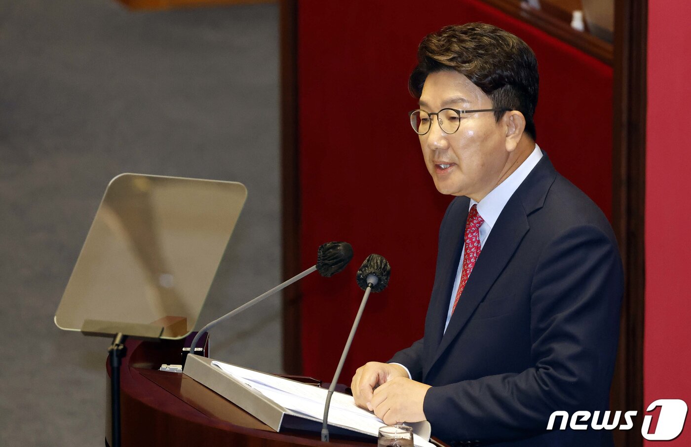 본문 이미지 - 권성동 국민의힘 당대표 직무대행 겸 원내대표가 21일 서울 여의도 국회에서 열린 제398회 국회(임시회) 제3차 본회의에서 국정에 관한 교섭단체대표 연설을 하고 있다. (공동취재) 2022.7.21/뉴스1 ⓒ News1 유승관 기자