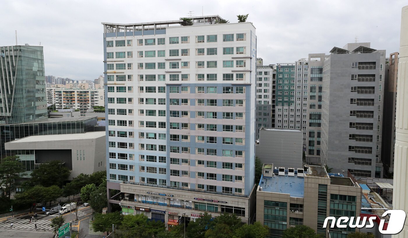 사진은 22일 서울 마포구청 인근 오피스텔 밀집지역의 모습. 2022.7.21/뉴스1 ⓒ News1  